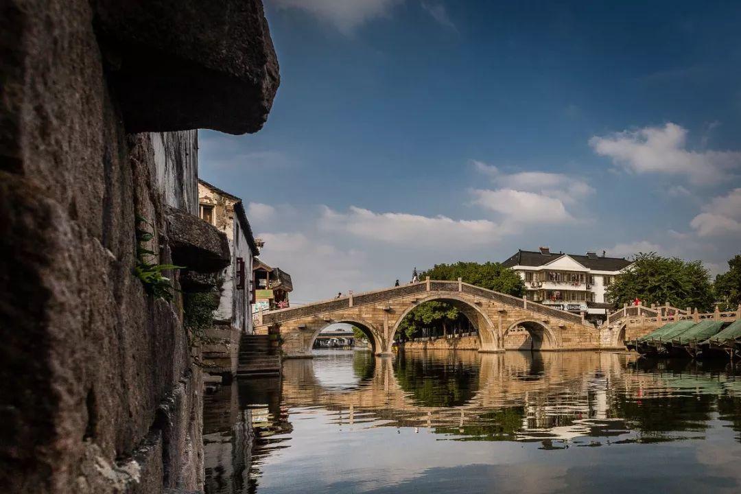 天津地铁“龙福号”列车明日上线